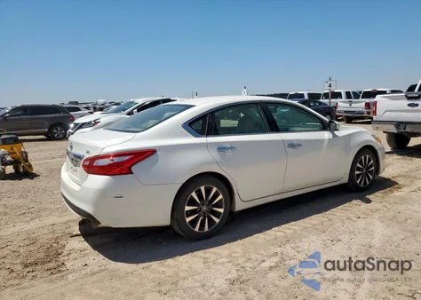 2017 Nissan Altima 2.5 z USA, uszkodzony, nr VIN 1N4AL3AP9HC212033